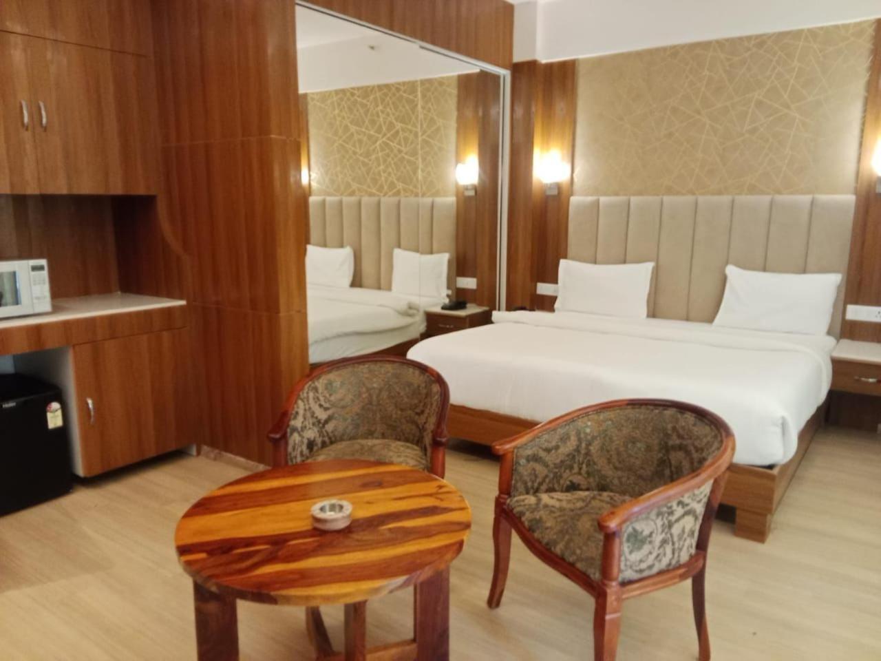 The Grace Residency - Gomtinagar, Lucknowアパートホテル エクステリア 写真