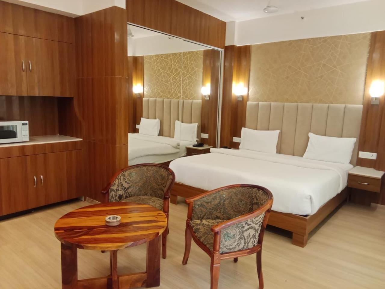 The Grace Residency - Gomtinagar, Lucknowアパートホテル エクステリア 写真