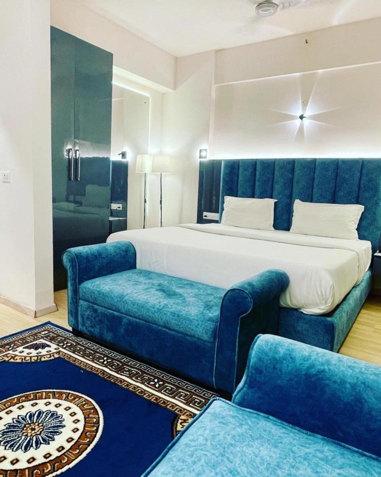 The Grace Residency - Gomtinagar, Lucknowアパートホテル エクステリア 写真